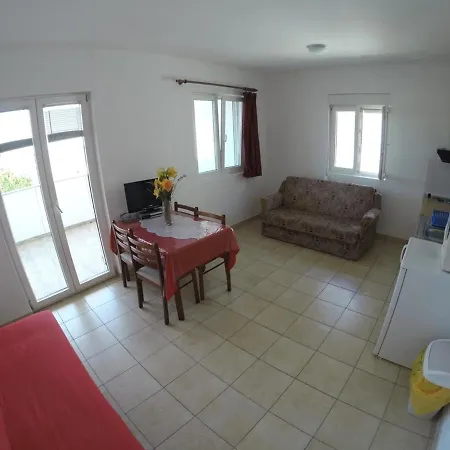 Apartment Cosy In With Balcony